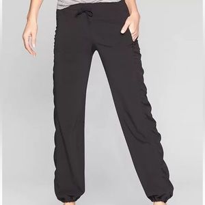 🌻Athleta🌻Dance Studio Pants🌻Black🌻Size 12T🌻